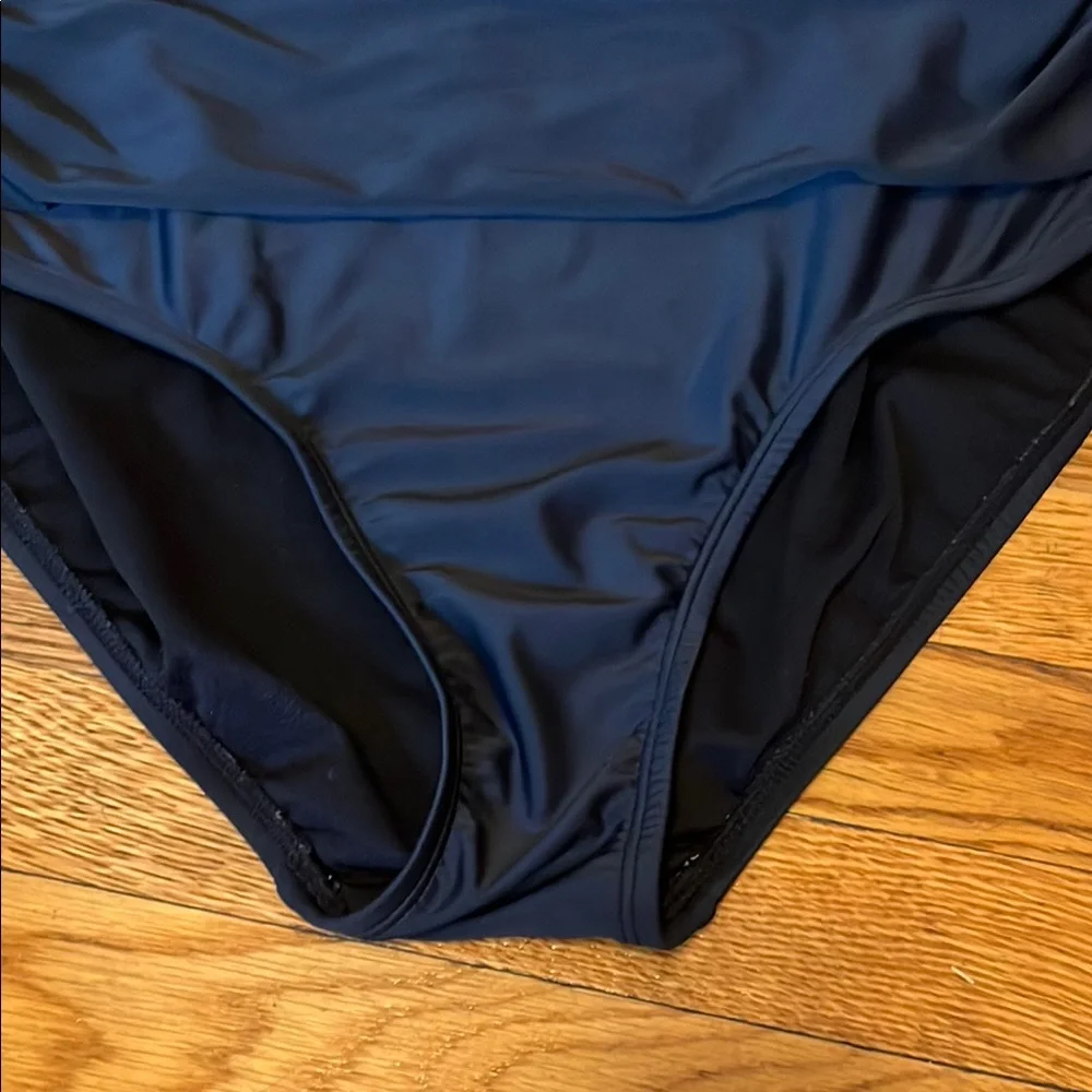 XL black swim one piece, with cute textured trim - Picture 5 of 10